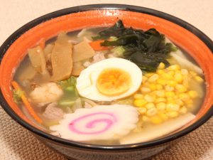 とん家－五目ラーメン(鶏ガラスープ)